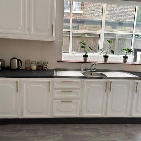 Balham, South London Spacious Guest House 5, 6 Rooms Available المظهر الخارجي الصورة