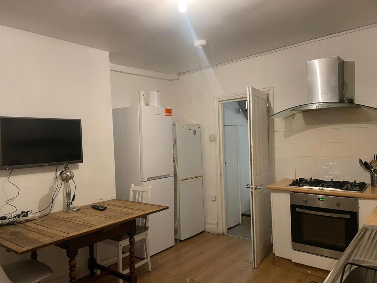 Balham, South London Spacious Guest House 5, 6 Rooms Available المظهر الخارجي الصورة