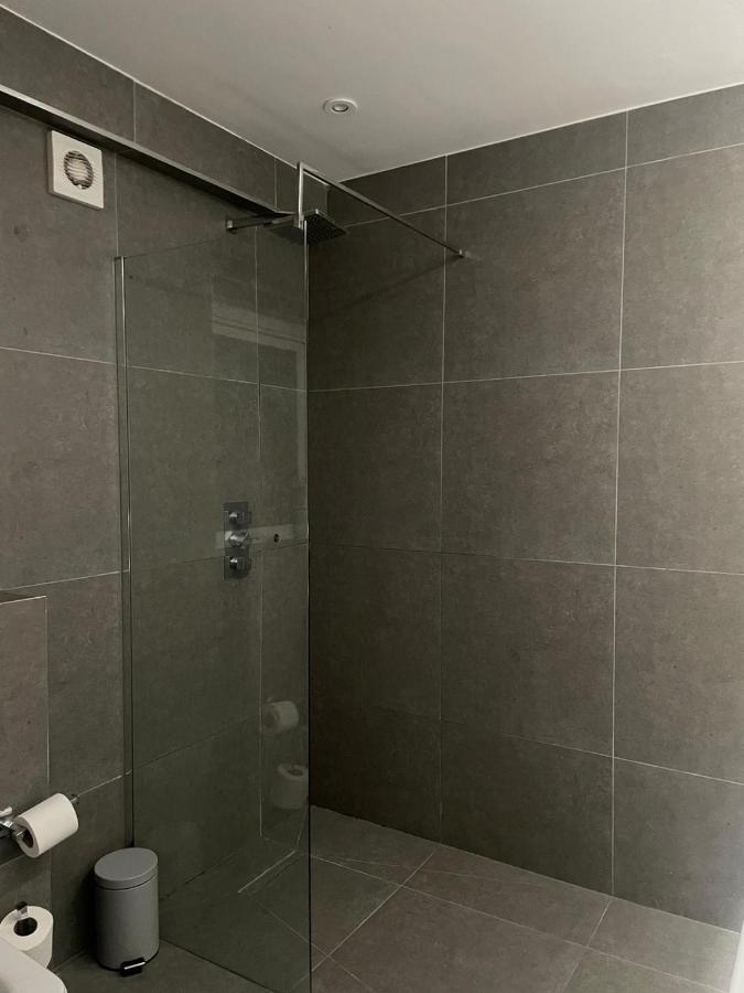 Balham, South London Spacious Guest House 5, 6 Rooms Available المظهر الخارجي الصورة