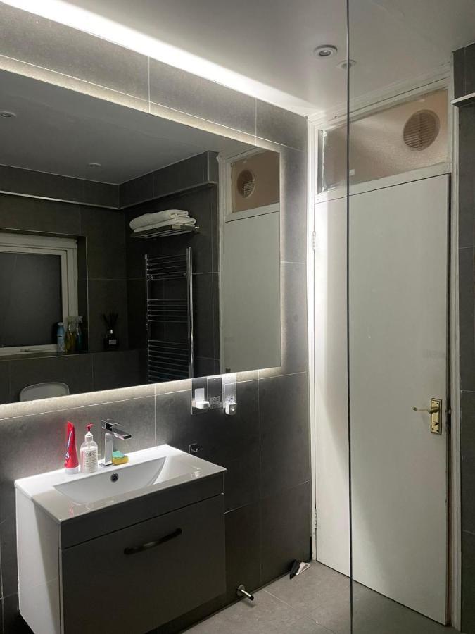Balham, South London Spacious Guest House 5, 6 Rooms Available المظهر الخارجي الصورة