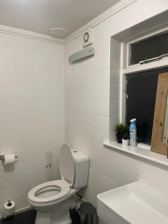 Balham, South London Spacious Guest House 5, 6 Rooms Available المظهر الخارجي الصورة
