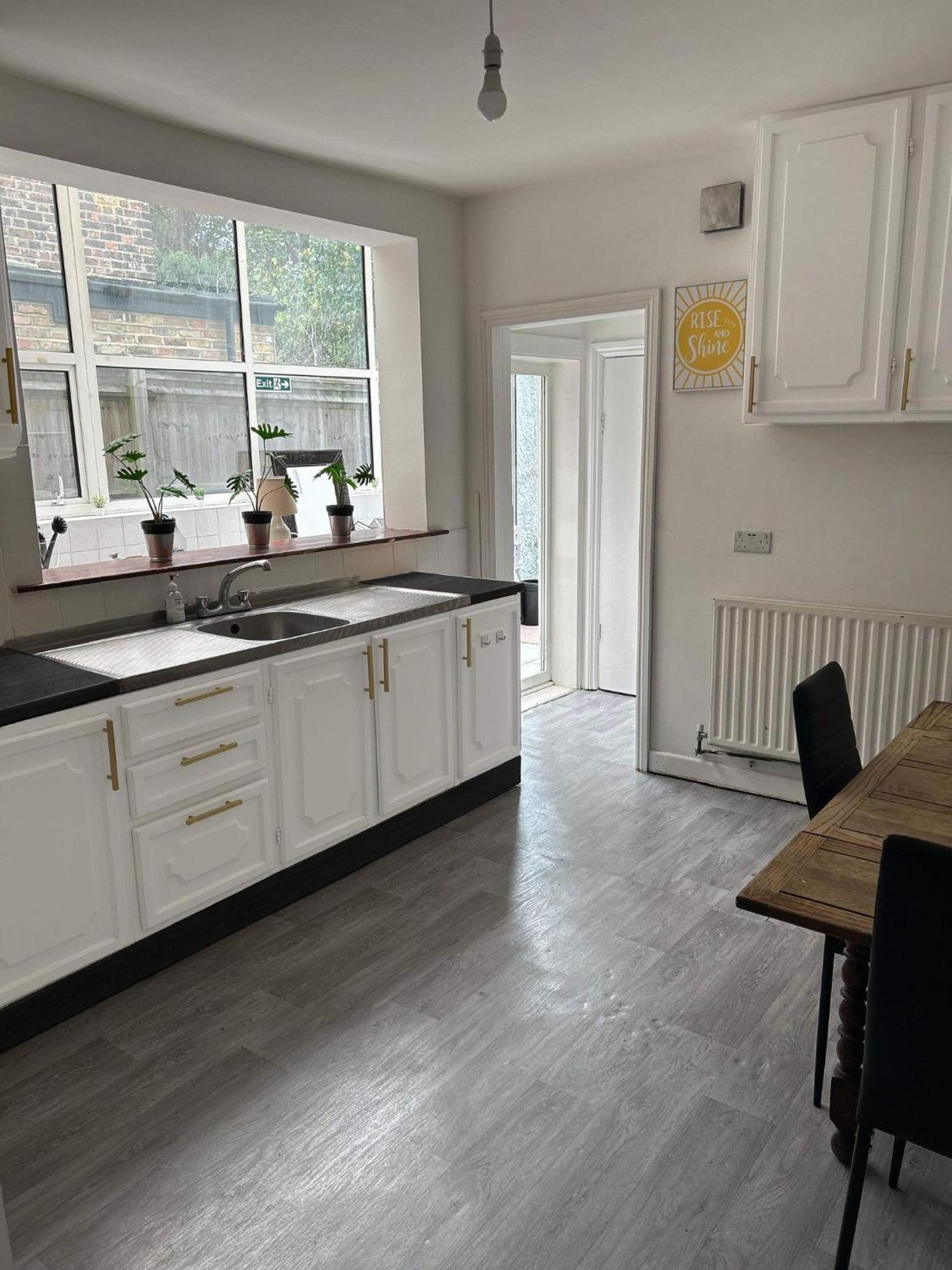 Balham, South London Spacious Guest House 5, 6 Rooms Available المظهر الخارجي الصورة